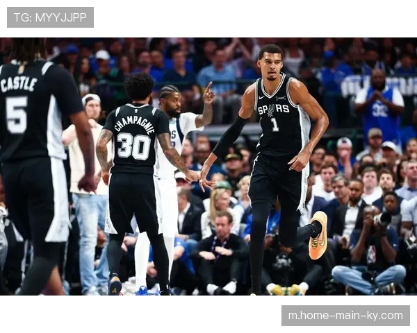 马刺40分狂胜76人创赛季最大分差,文班亚马6次封盖统治禁区 马刺40分狂胜76人创赛季最大分差,文班亚马6次封盖统治禁区